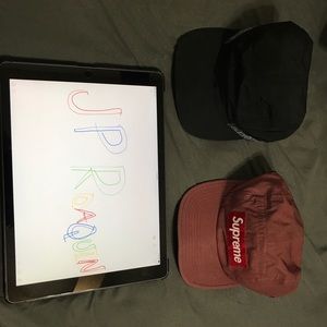 2 Supreme hats